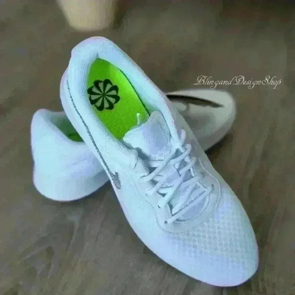 Bling Womens Nike White Tanjun Shoe Customized with Swarovski Crystal Rhinestone - Picture 5 of 9